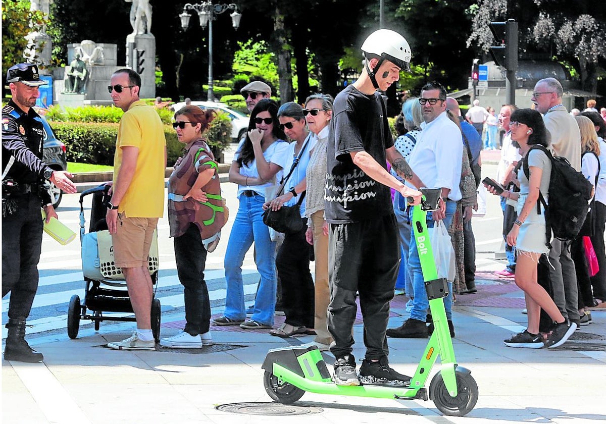 Oviedo registra más de 121.000 viajes en los patinetes públicos
