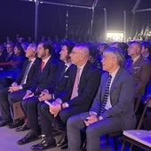 Pedro Luis Fernández, segundo por la izquierda, con las autoridades e invitados presentes en la inauguración.
