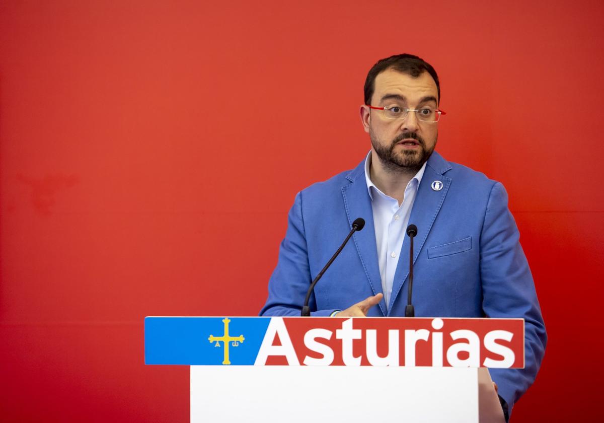 Barbón envía a Floro su «cariño» y recuerda que no fue alcalde «por un pacto con la extrema derecha»