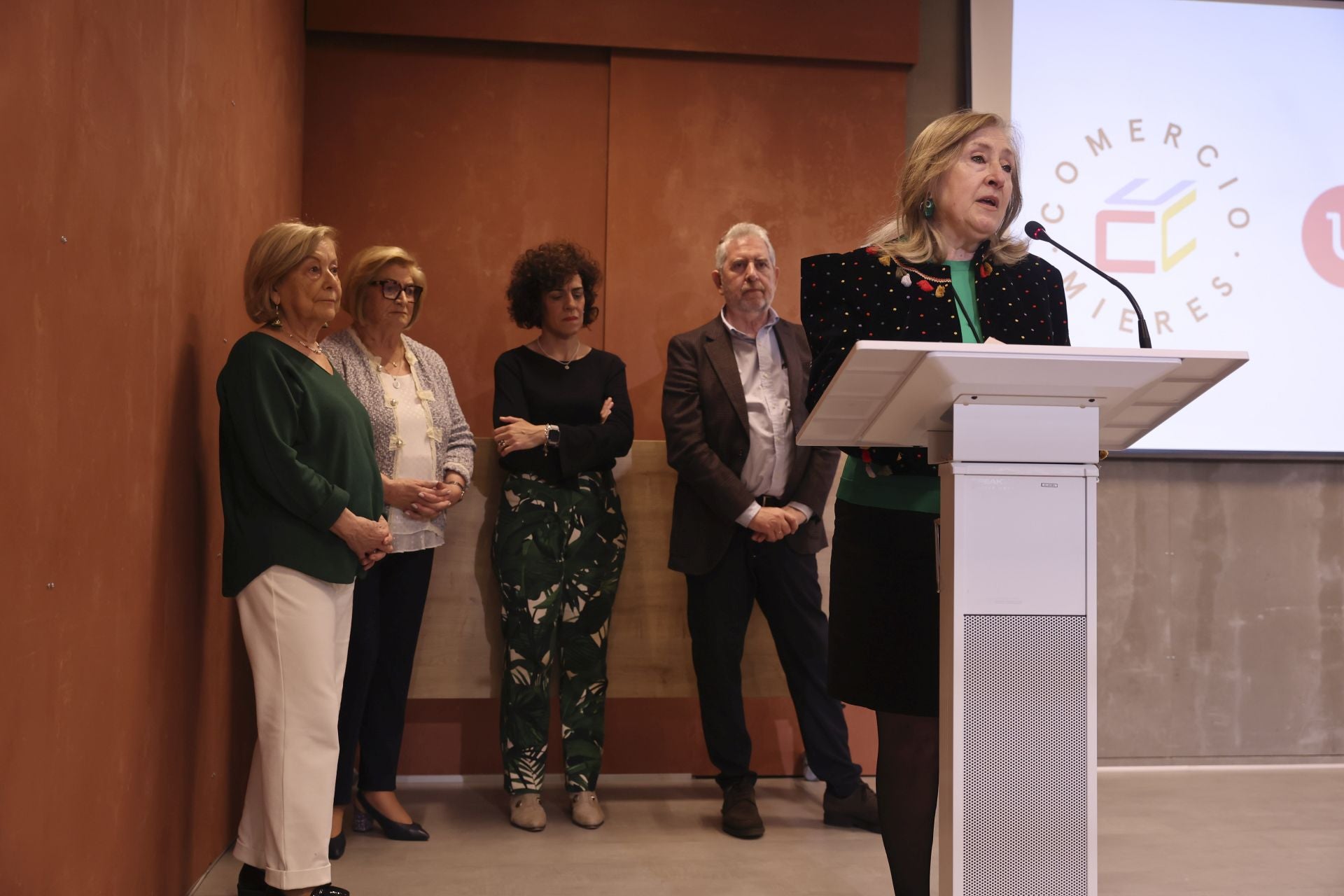 El comercio de Mieres premia a sus tiendas más ilustres