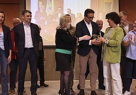 El comercio de Mieres premia a sus tiendas más ilustres