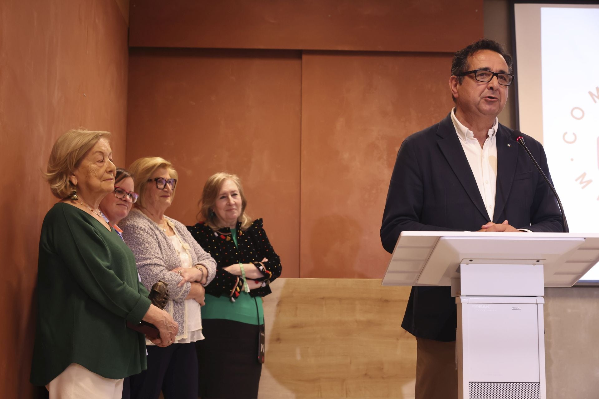 El comercio de Mieres premia a sus tiendas más ilustres