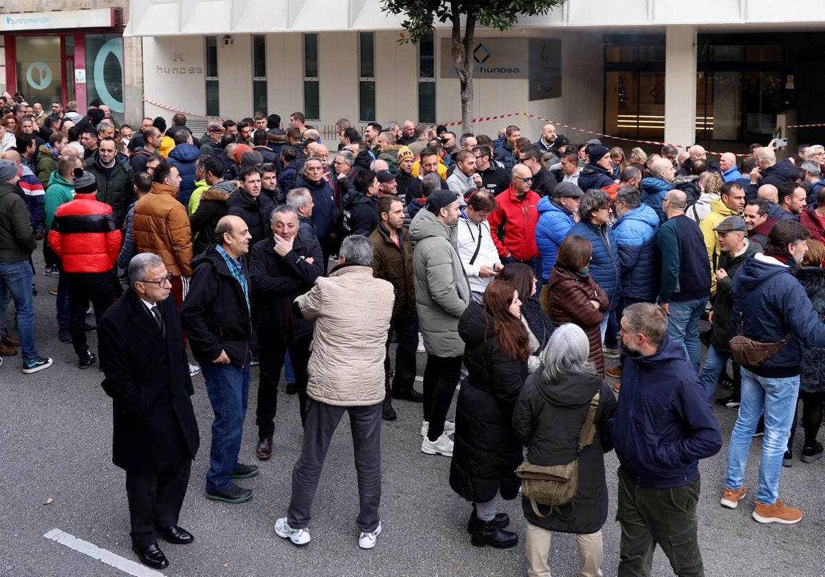 Los sindicatos mineros y la SEPI vuelven a sentarse a negociar el plan de Hunosa