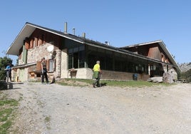 Refugio de Brañagallones, en Caso.