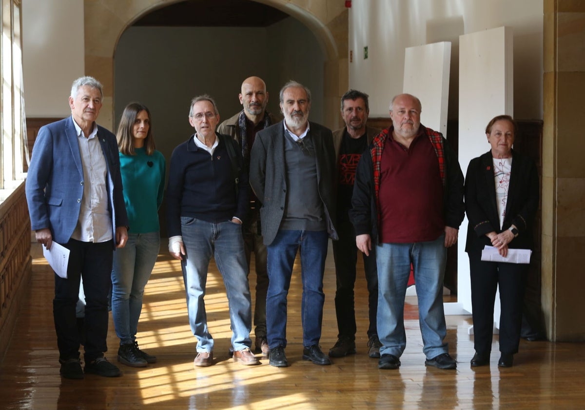 Los catedráticos que presentaron la Plataforma por la universidad pública el mes pasado.