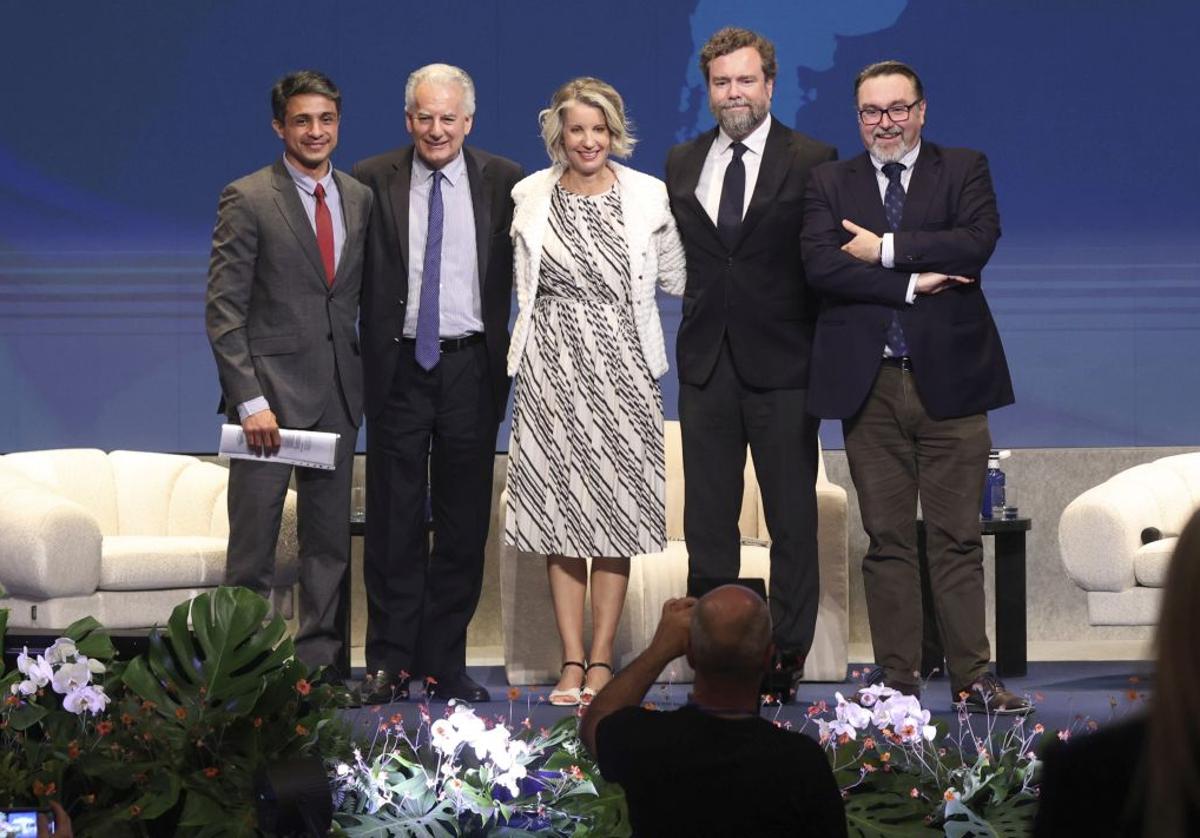 Lorent Saleh, Álvaro Vargas Llosa, Claudia Gurisatti, Espinosa de los Monteros y Eduardo Fernández.