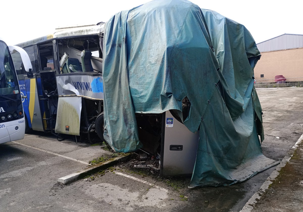 El chófer del autobús siniestrado en Avilés en 2018 afronta cuatro años de cárcel por el accidente