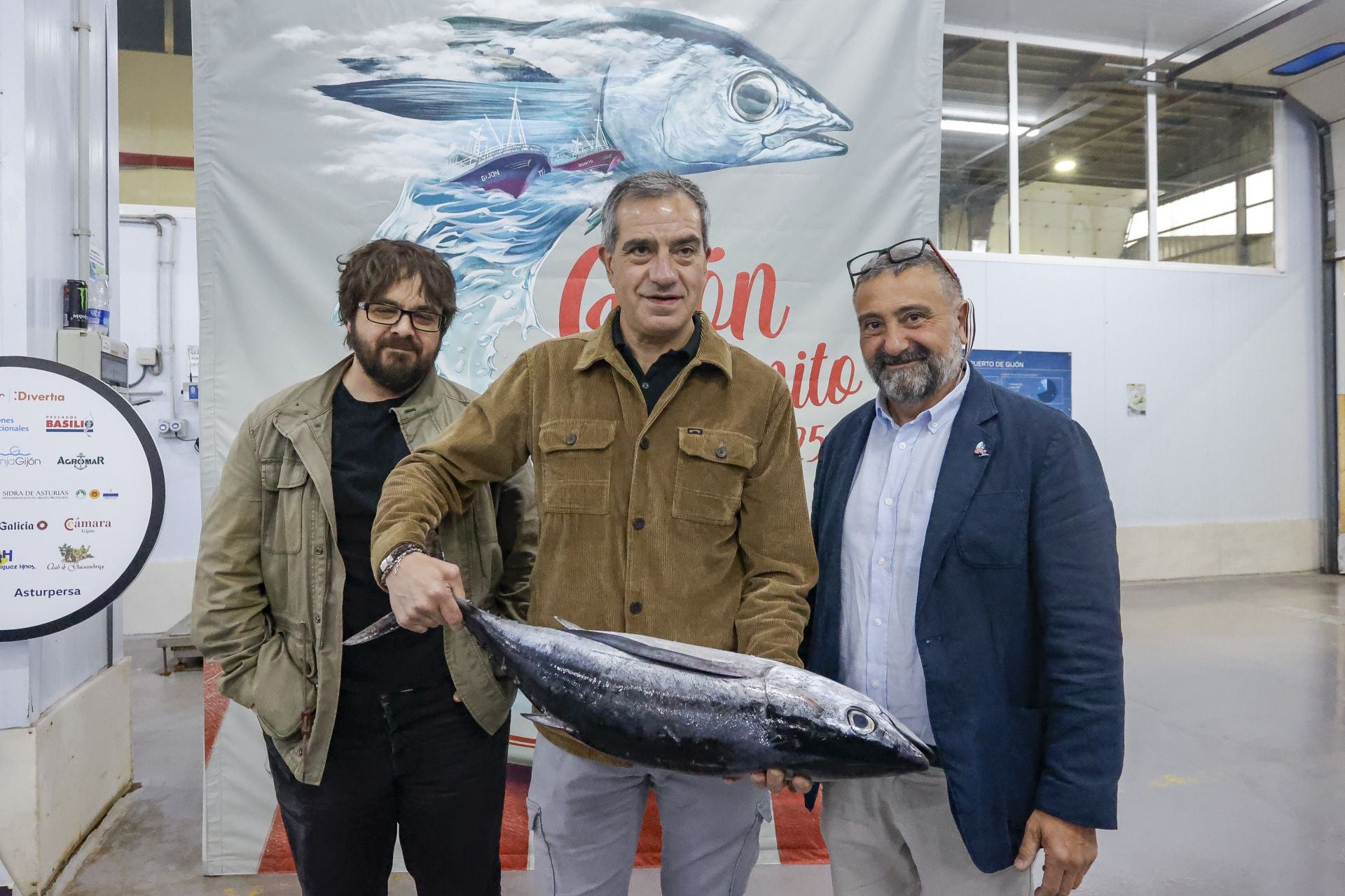 El primer bonito de Gijón, a 53,80 euros el kilo