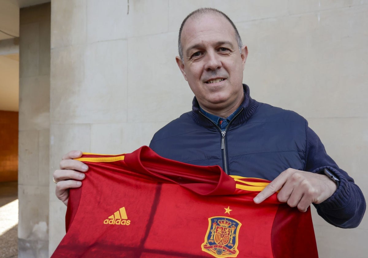 El apoyo al Real Avilés Industrial llega a la Selección Española: «Espero que sea un gran día»