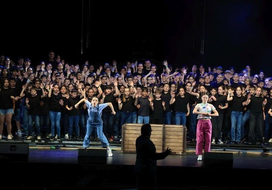 Un instante del musical en el Teatro Campoamor.