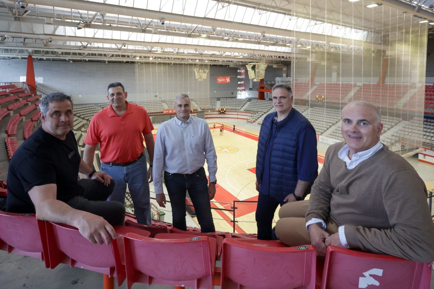 Juanjo Meana, Sergio Cortés, Pablo Noguero, José Luis Casaprima y Toño Grana, en el Palacio de Deportes.