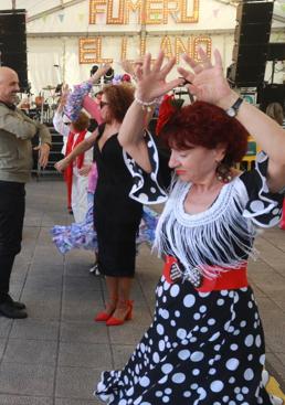 Imagen - El Llano celebró sus fiestas a ritmo de sevillanas y rumba, que animaron la pista de baile.
