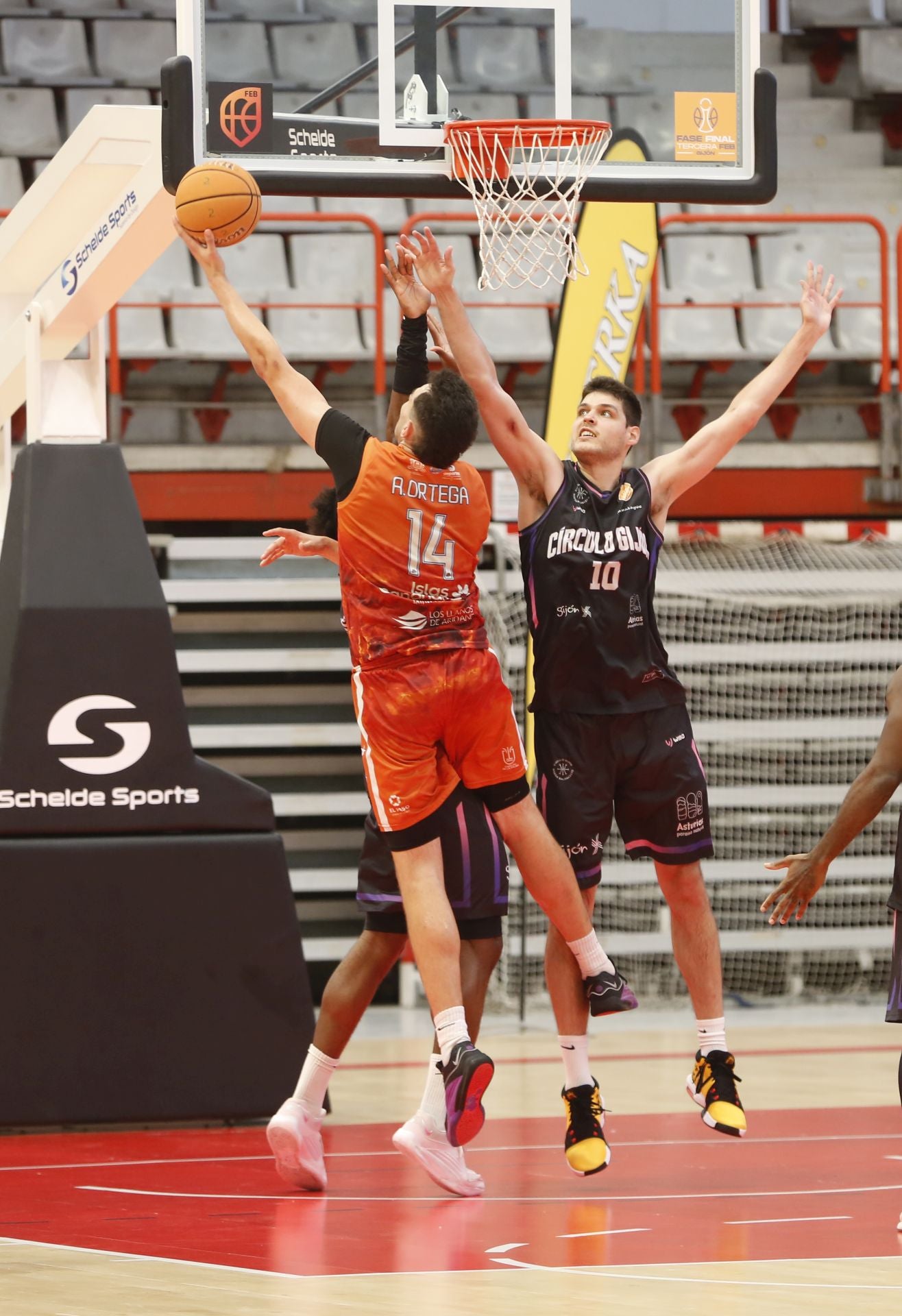 Histórico ascenso del Círculo Gijón Baloncesto: las fotos de una brillante conquista
