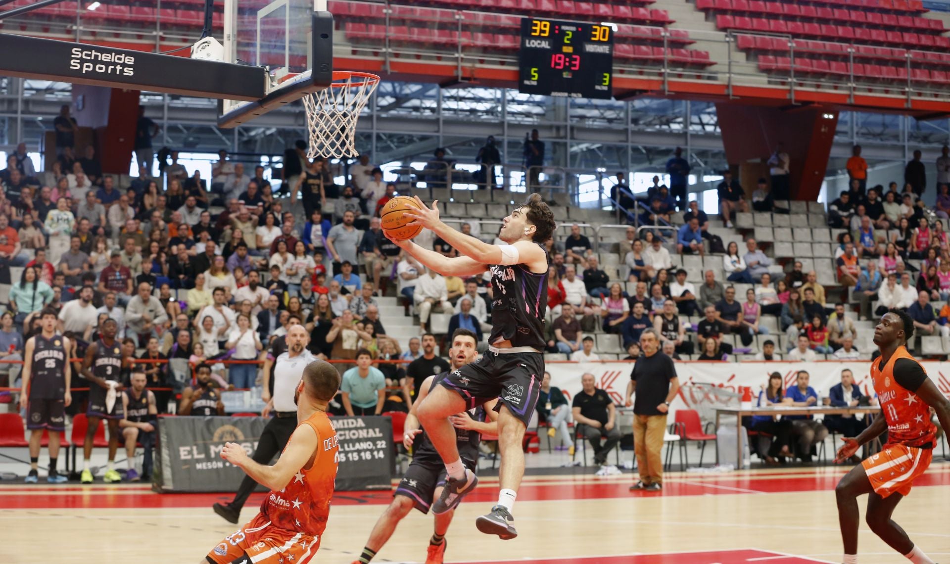 Histórico ascenso del Círculo Gijón Baloncesto: las fotos de una brillante conquista
