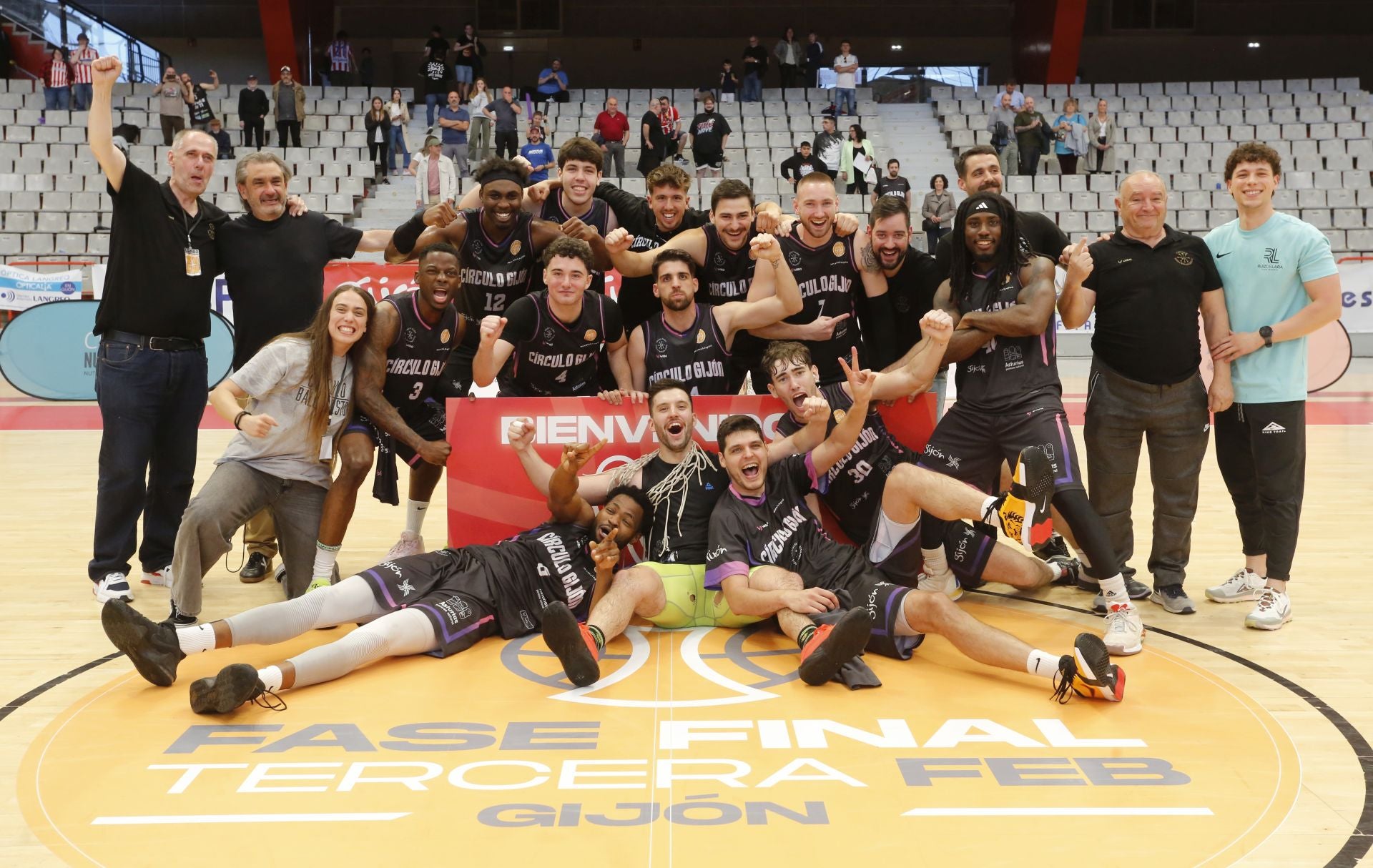 Histórico ascenso del Círculo Gijón Baloncesto: las fotos de una brillante conquista