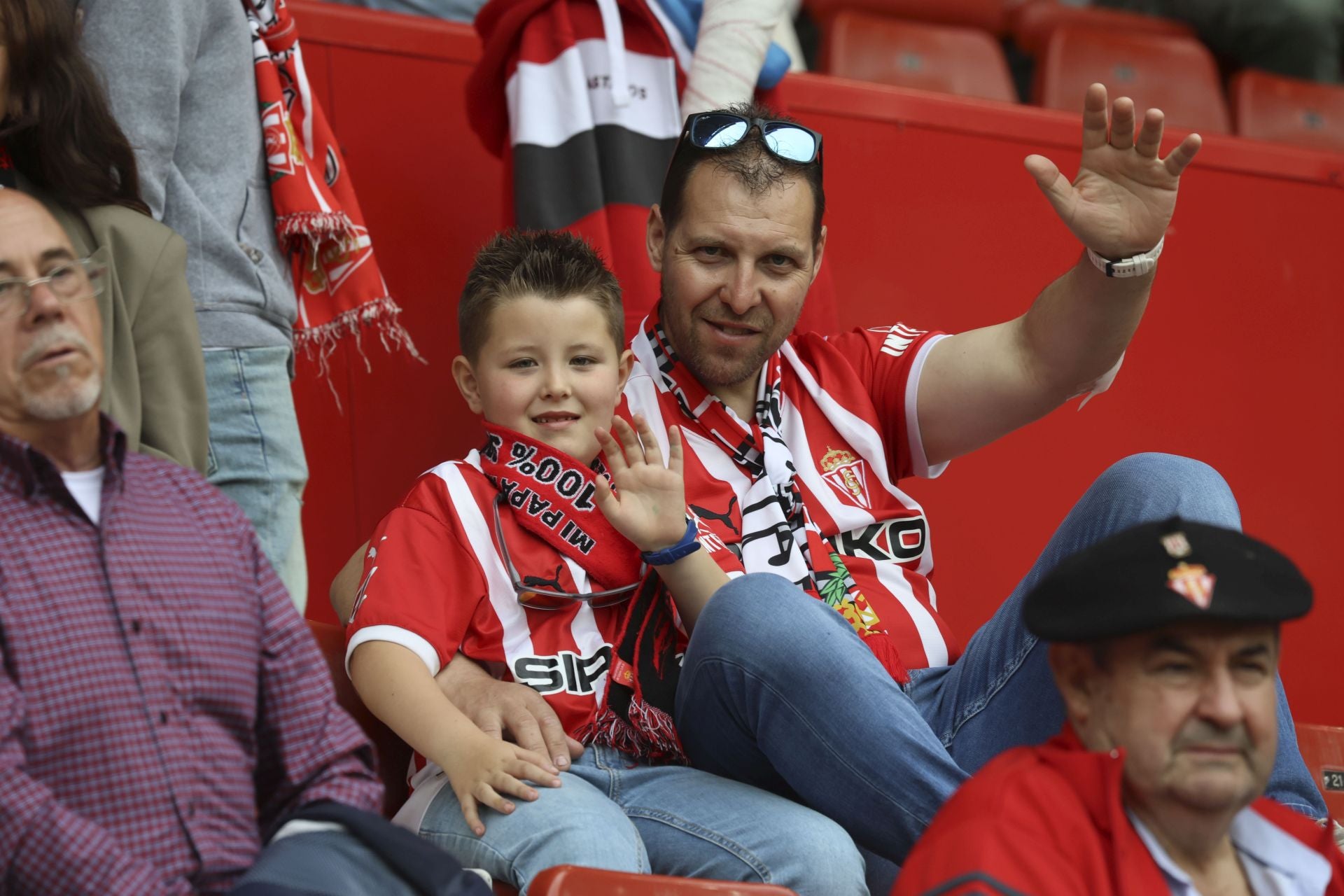 ¿Estuviste en el Sporting de Gijón - Cartagena? ¡Búscate entre las fotos!