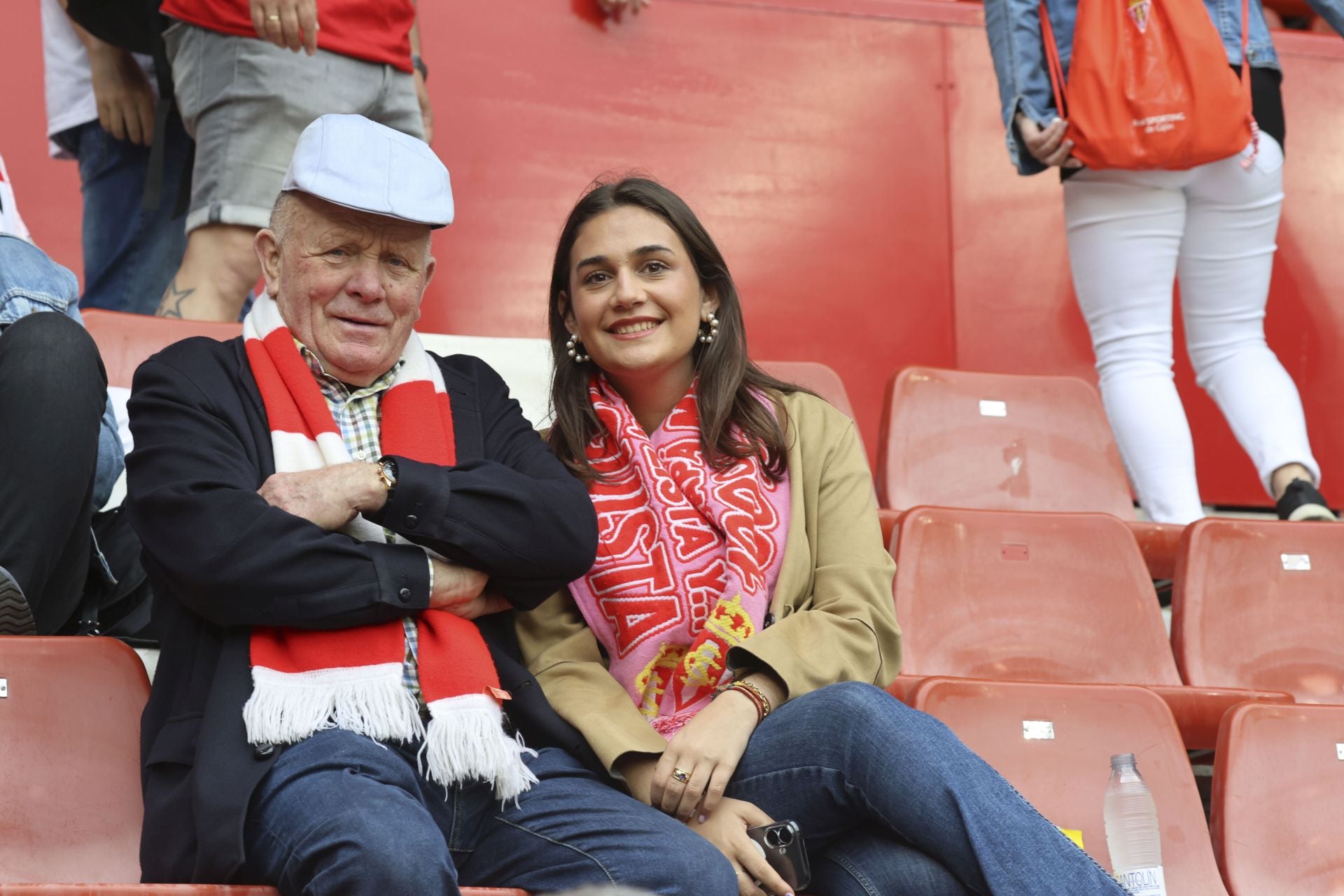 ¿Estuviste en el Sporting de Gijón - Cartagena? ¡Búscate entre las fotos!