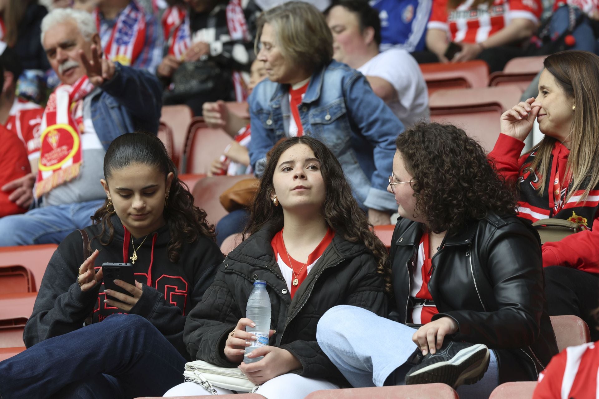 ¿Estuviste en el Sporting de Gijón - Cartagena? ¡Búscate entre las fotos!