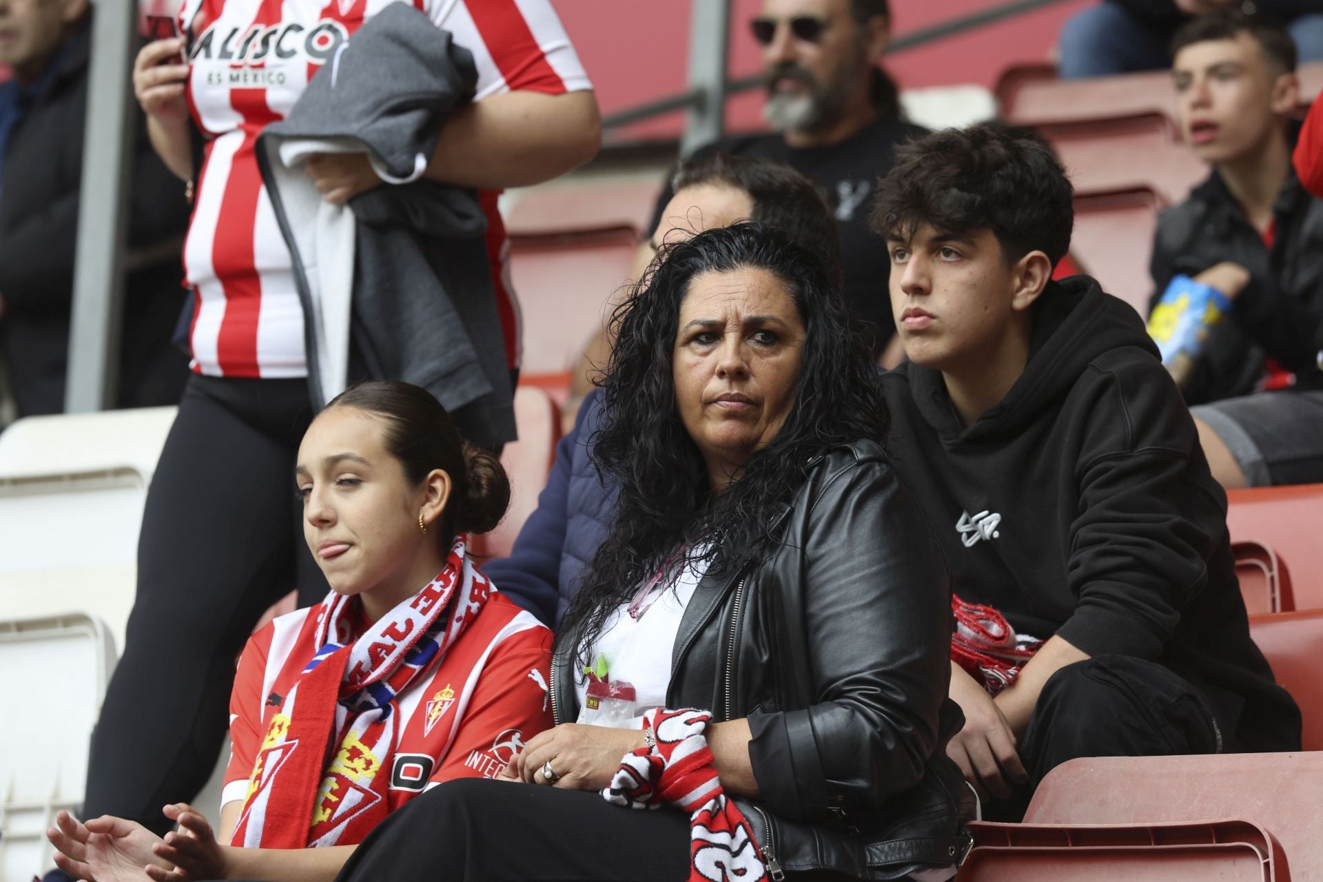 ¿Estuviste en el Sporting de Gijón - Cartagena? ¡Búscate entre las fotos!