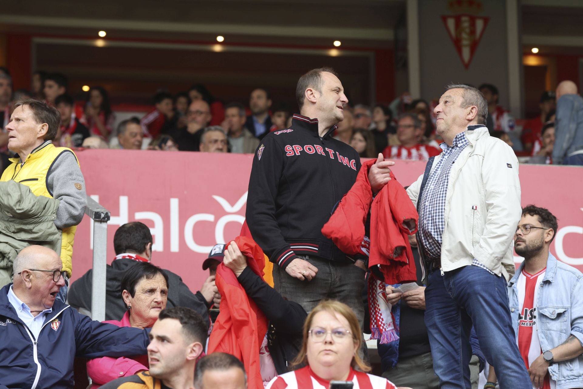 ¿Estuviste en el Sporting de Gijón - Cartagena? ¡Búscate entre las fotos!