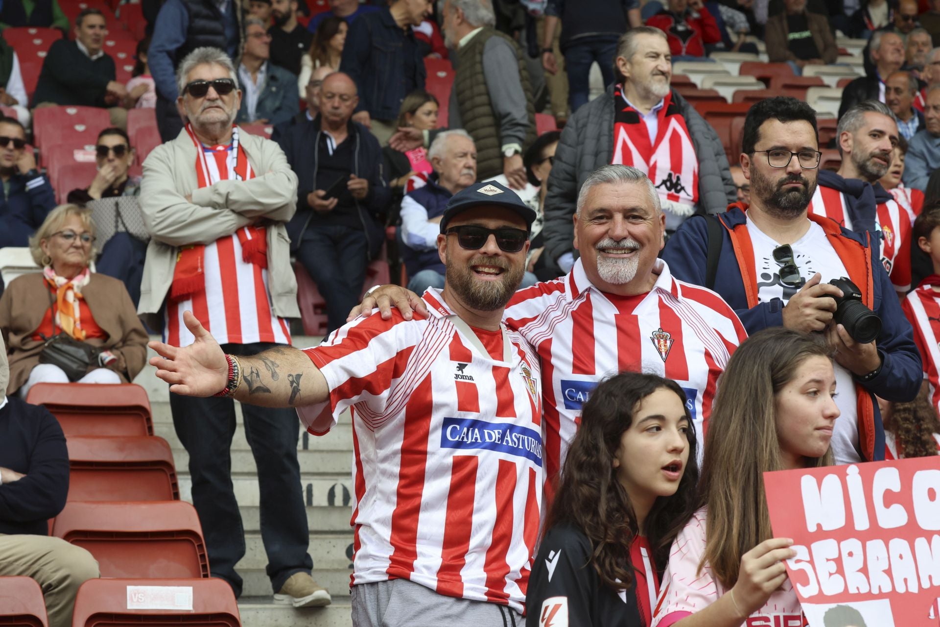 ¿Estuviste en el Sporting de Gijón - Cartagena? ¡Búscate entre las fotos!