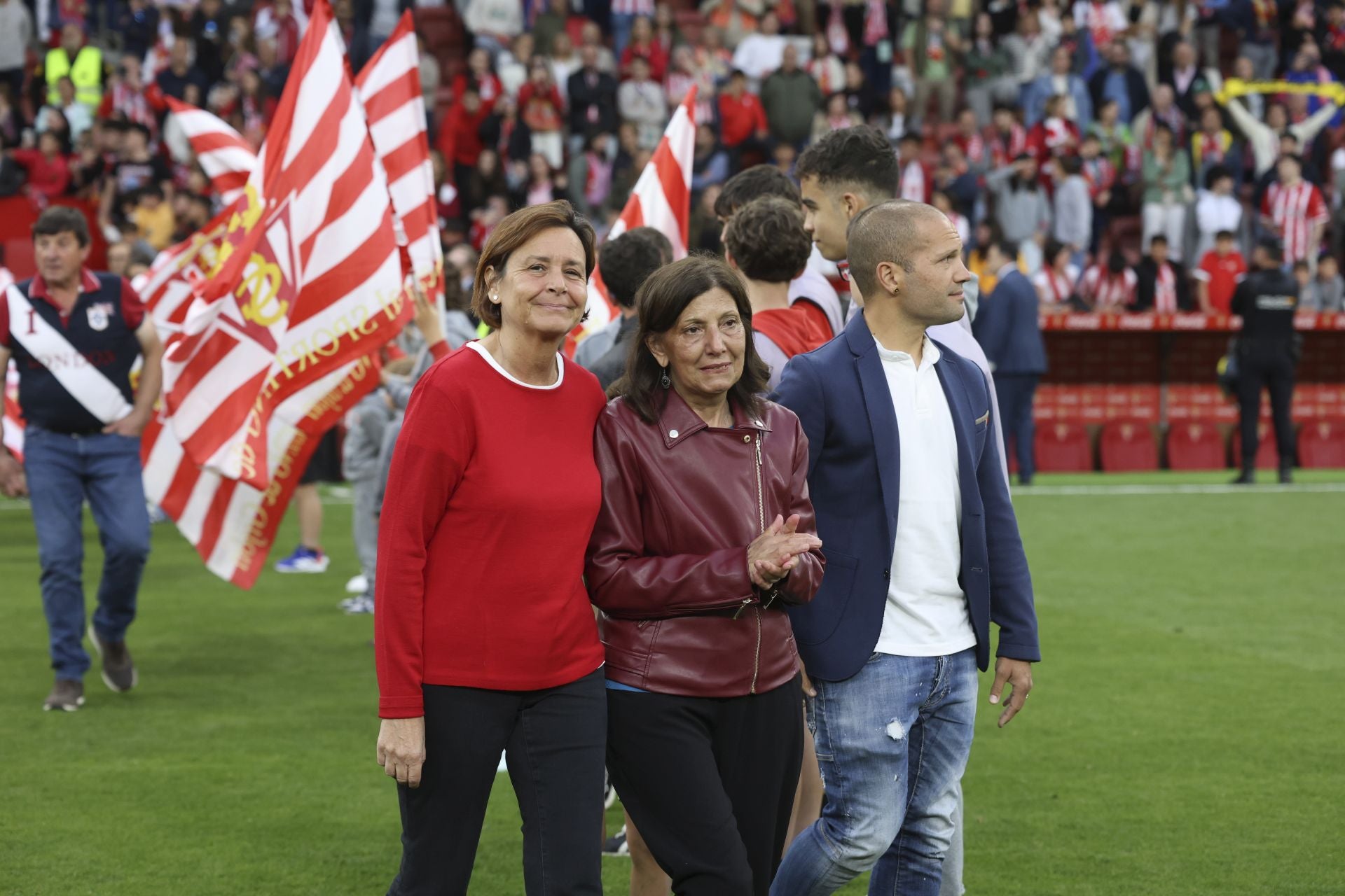 La última de Cote en El Molinón: su emotiva despedida del Sporting de Gijón, en imágenes