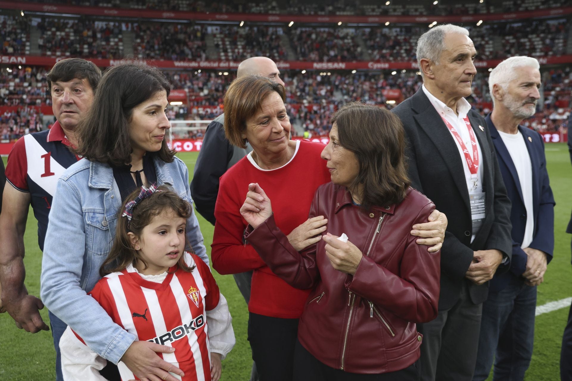 La última de Cote en El Molinón: su emotiva despedida del Sporting de Gijón, en imágenes