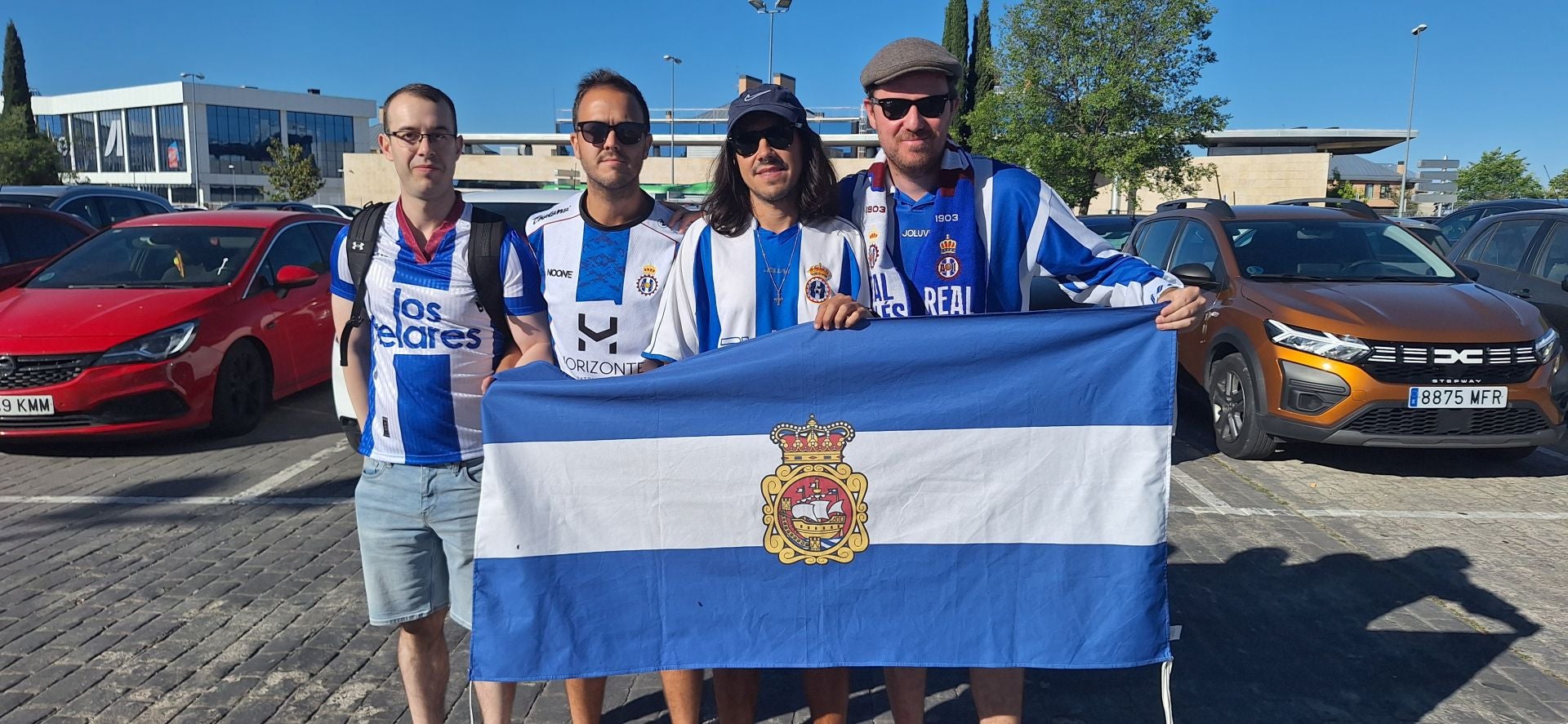 La afición del Real Avilés, a por todas en Madrid