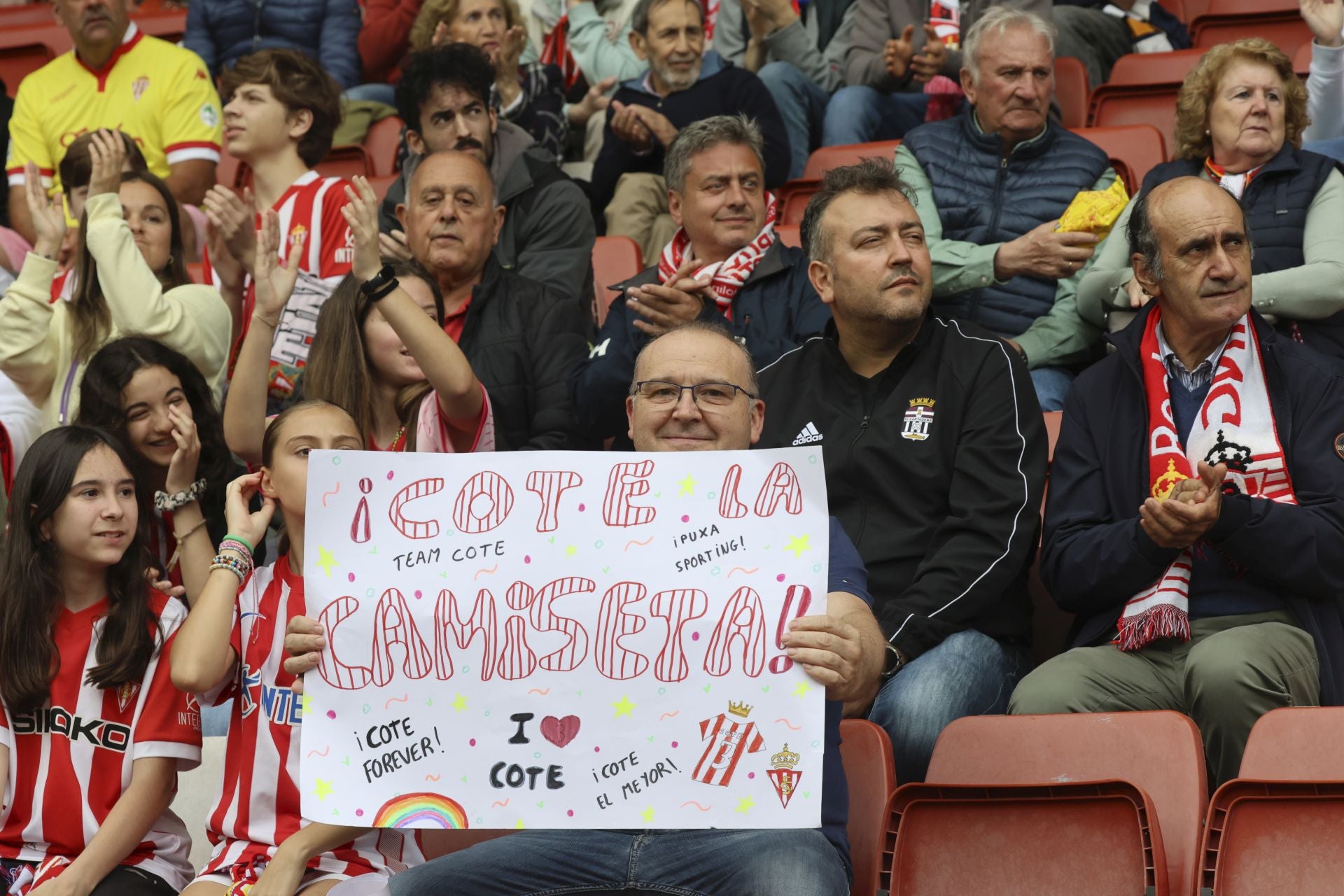 Sporting de Gijón - Cartagena: despedida a la temporada y a un inolvidable Cote, en imágenes