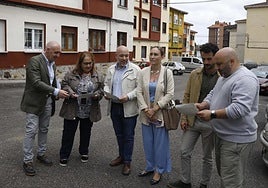 Abel Junquera, Pilar Ruiloba, Rodrigo Pintueles, Cristina Villanueva, Alejandro Navazas e Iván Valdés durante la reunión en Ceares.