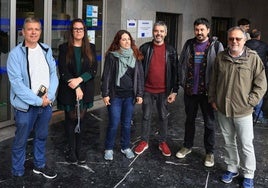 Los representantes de UGT, CC OO y SUATEA acudieron junto a la reunión con la consejera.