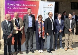 Philippe Meyran, CEO de Arcelor España, Mariví Monteserín, alcaldesa de Avilés, y representantes del gobierno, de Arcelor y de CYTED.