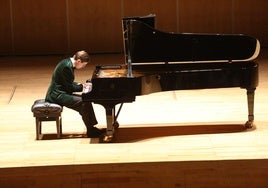 El pianista Víkingur Ólafsson, durante su actuación en Oviedo.