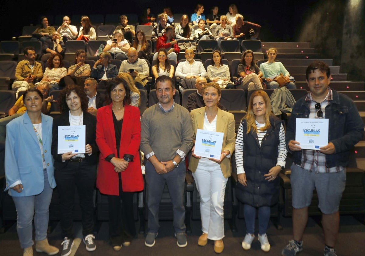 La 'red de escuelas azules europeas' certifica a tres centros de Gijón y uno de Laviana como garantes del medio marino