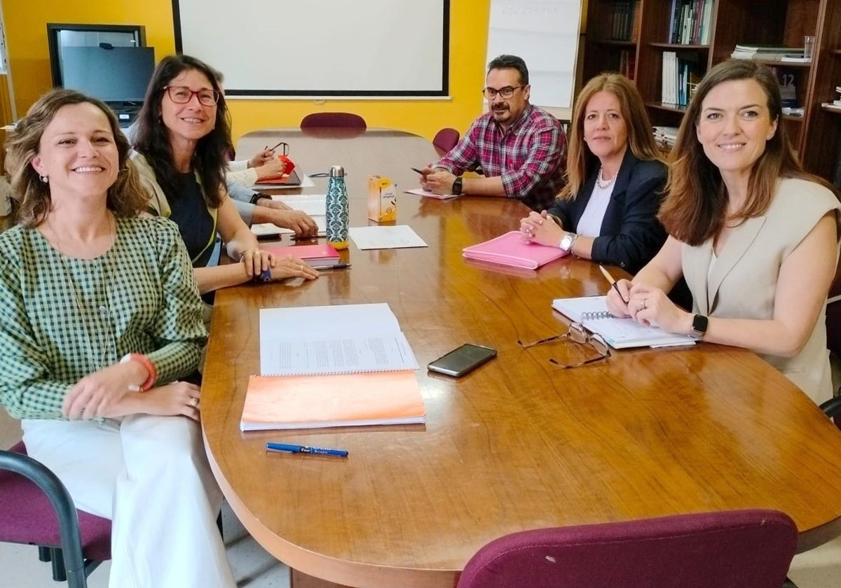 El equipo para mejorar la empleabilidad de jóvenes y extranjeros en el Caudal, en marcha