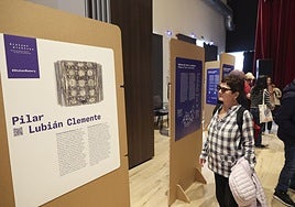 Uno de los paneles de la exposición que se puede ver en La Lechera de Cancienes.