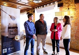 Armando Menéndez, Julio Fernández, Begoña López y Teresa Álvarez, en el balance de la IGP de la miel