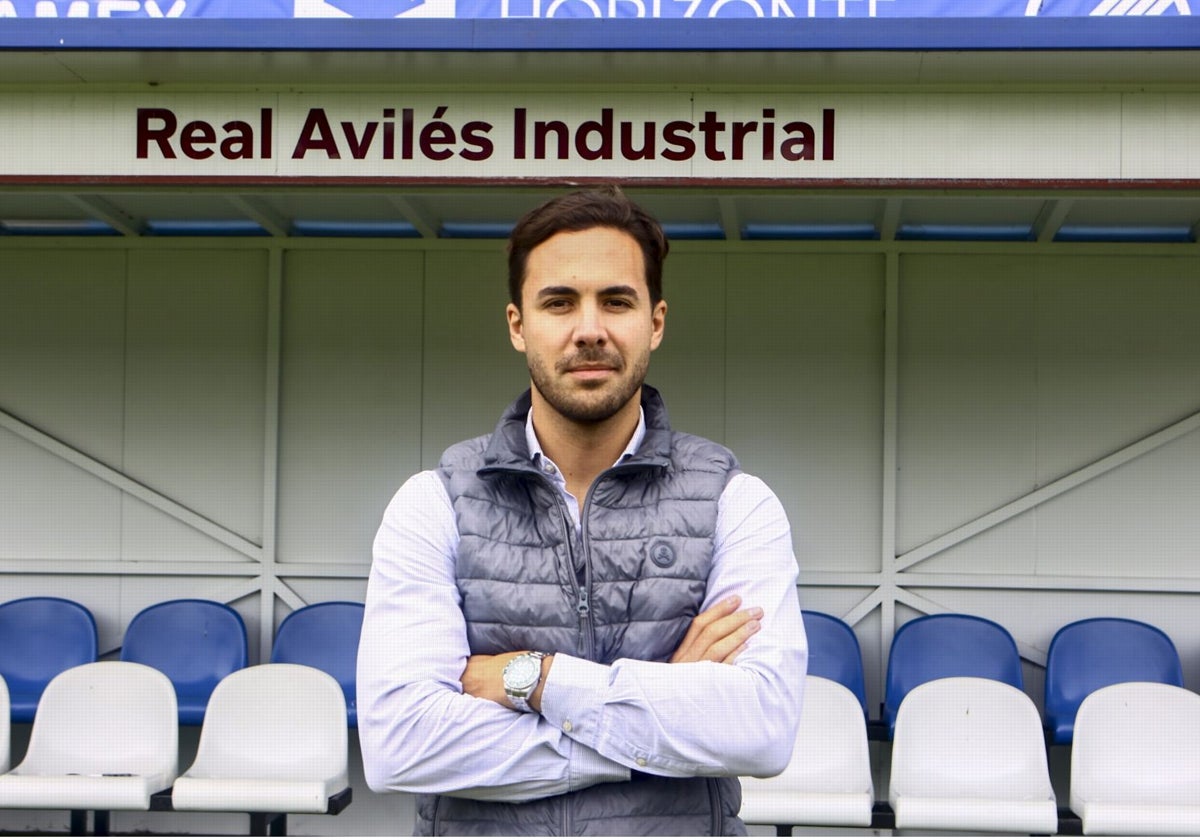 Miguel Linares, director deportivo del Real Avilés: «Necesitamos que todo el estadio juegue el partido con nosotros»