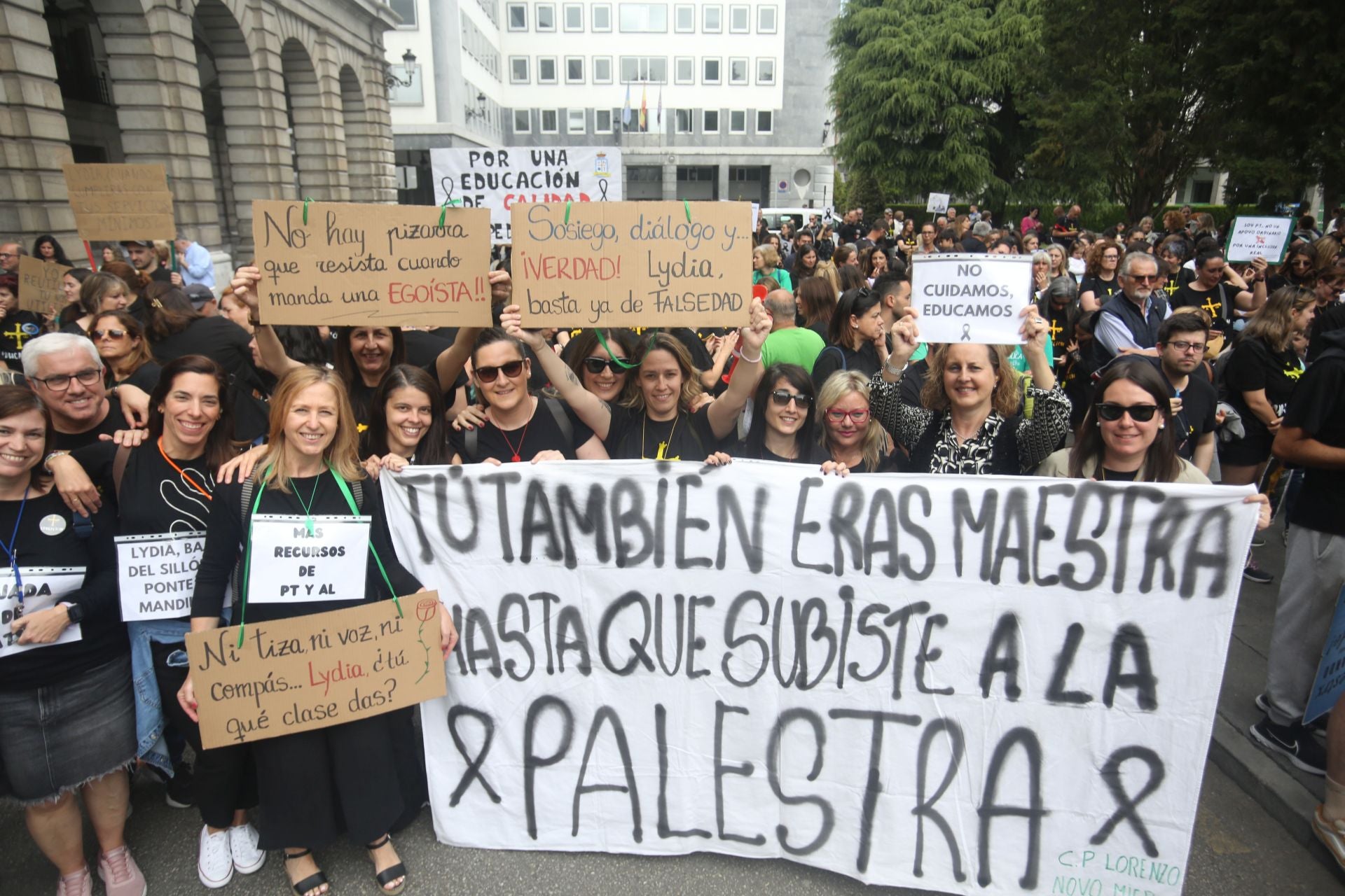Nueva jornada de reinvindicaciones por la Educación en Asturias: los mensajes de la protesta docente