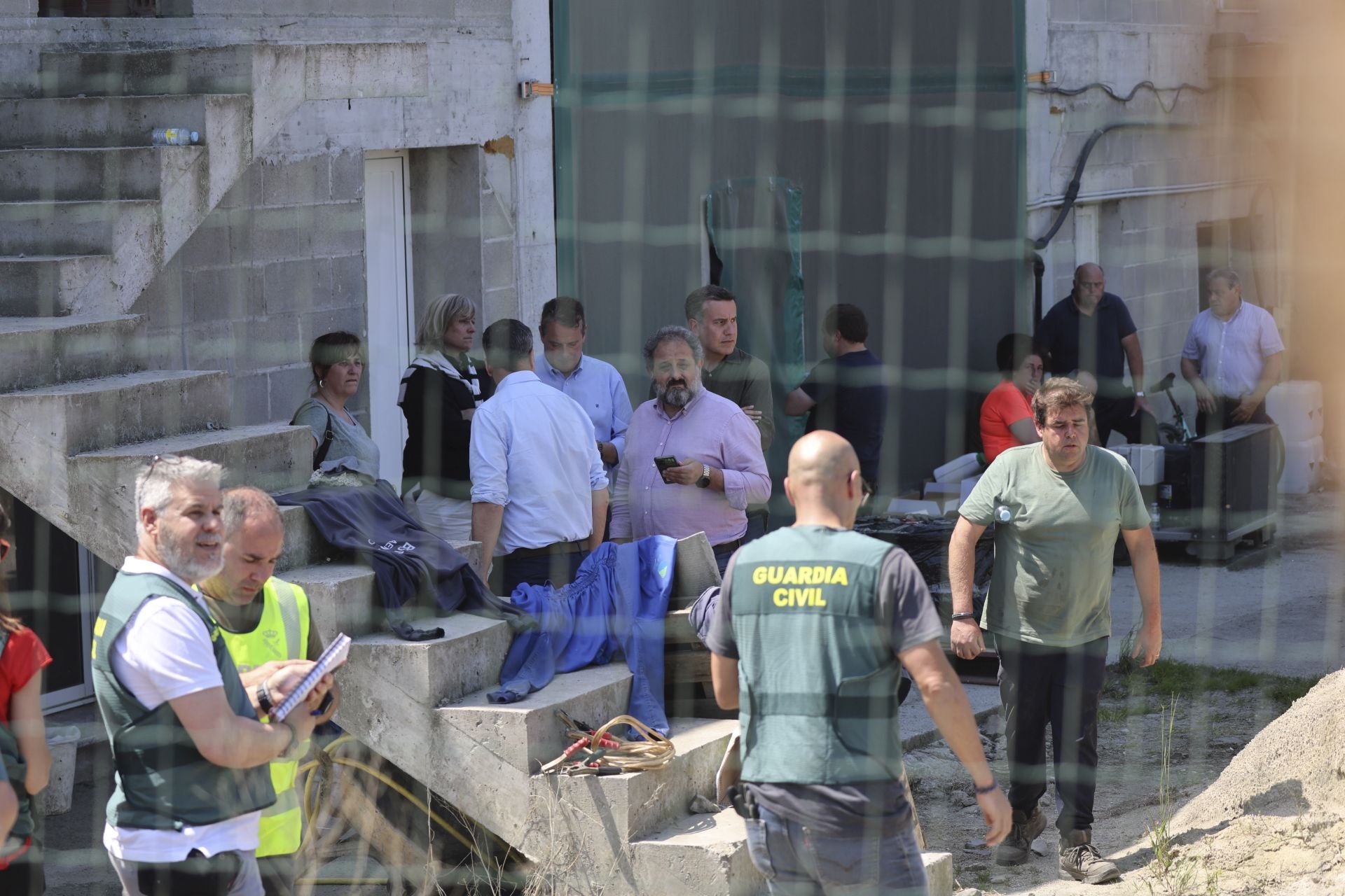 Las imágenes del grave accidente laboral en Coaña