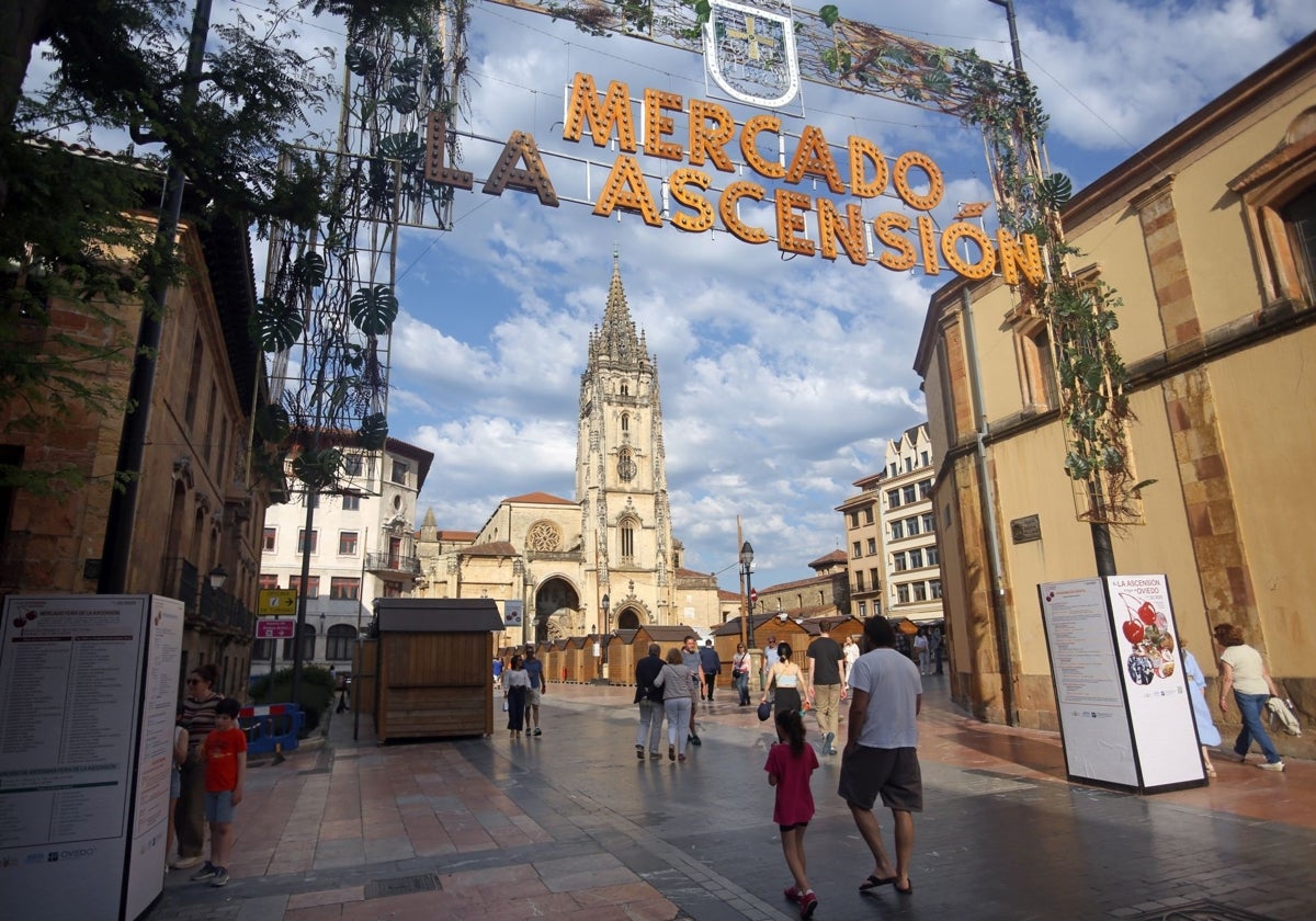La Ascensión de Oviedo llena desde este viernes El Antiguo y el Campo de puestos, talleres y música