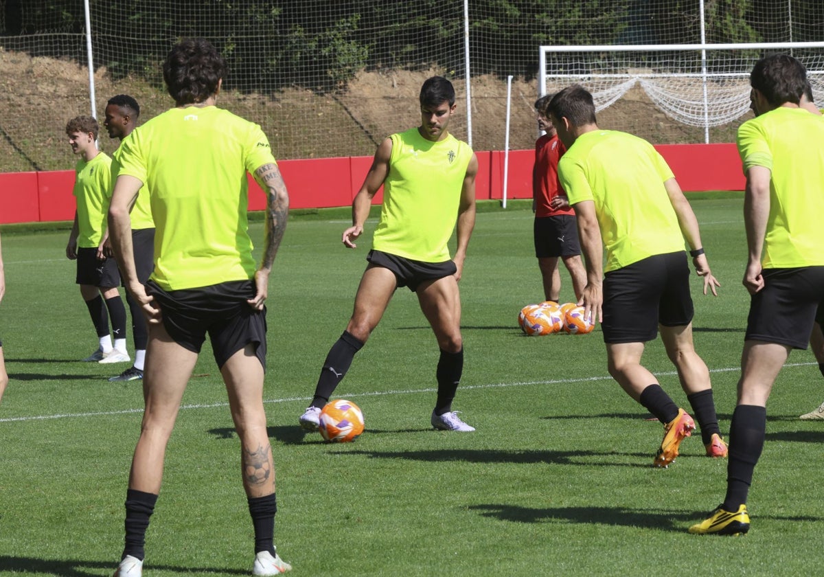 César Gelabert, Róber Pier y Éric Curbelo, en el entrenamiento de este jueves.