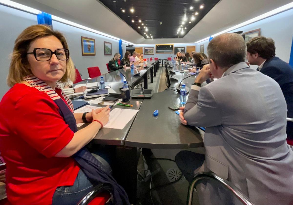 Reunión de la consejera de Educación, Lydia Espina, con los sindicatos esta mañana.