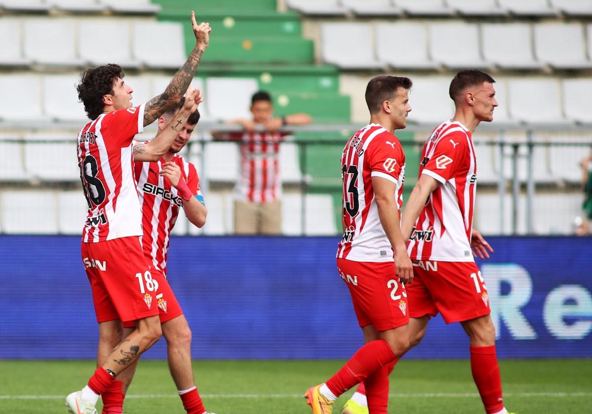 Gelabert celebra su gol con el que sentenciaba el triunfo en A Malata.