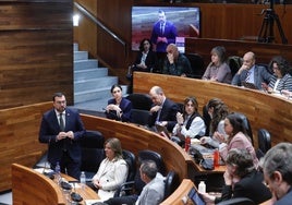 Adrián Barbón, en la Junta General.