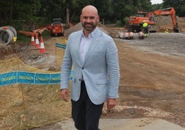 Jesús Martínez Salvador, en la zona de la ampliación del Parque Científico y Tecnológico de Gijón, en la zona de la Pecuaria.