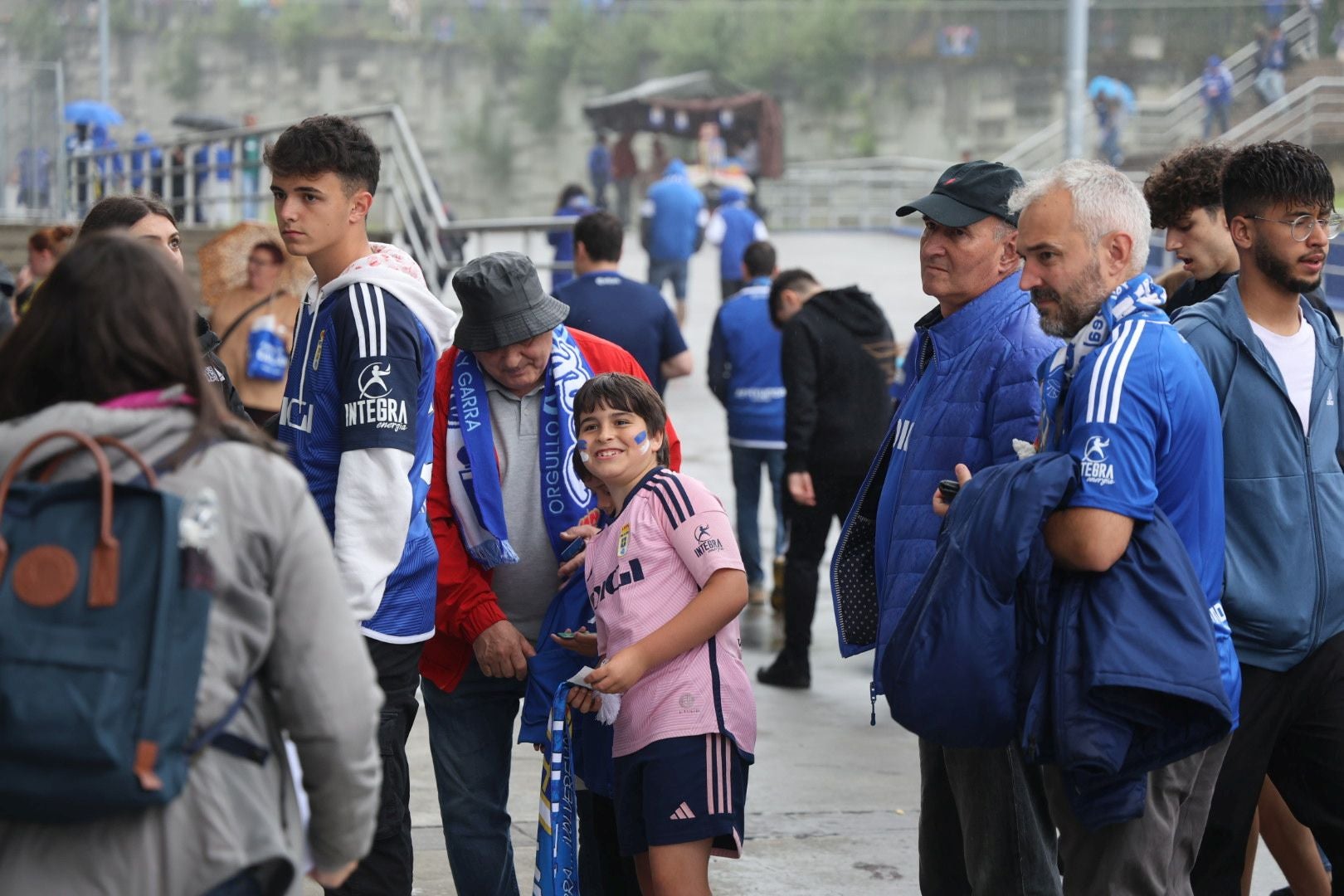 ¿Estuviste en el Carlos Tartiere para ver el Real Oviedo-Cádiz? ¡Búscate entre las fotos!