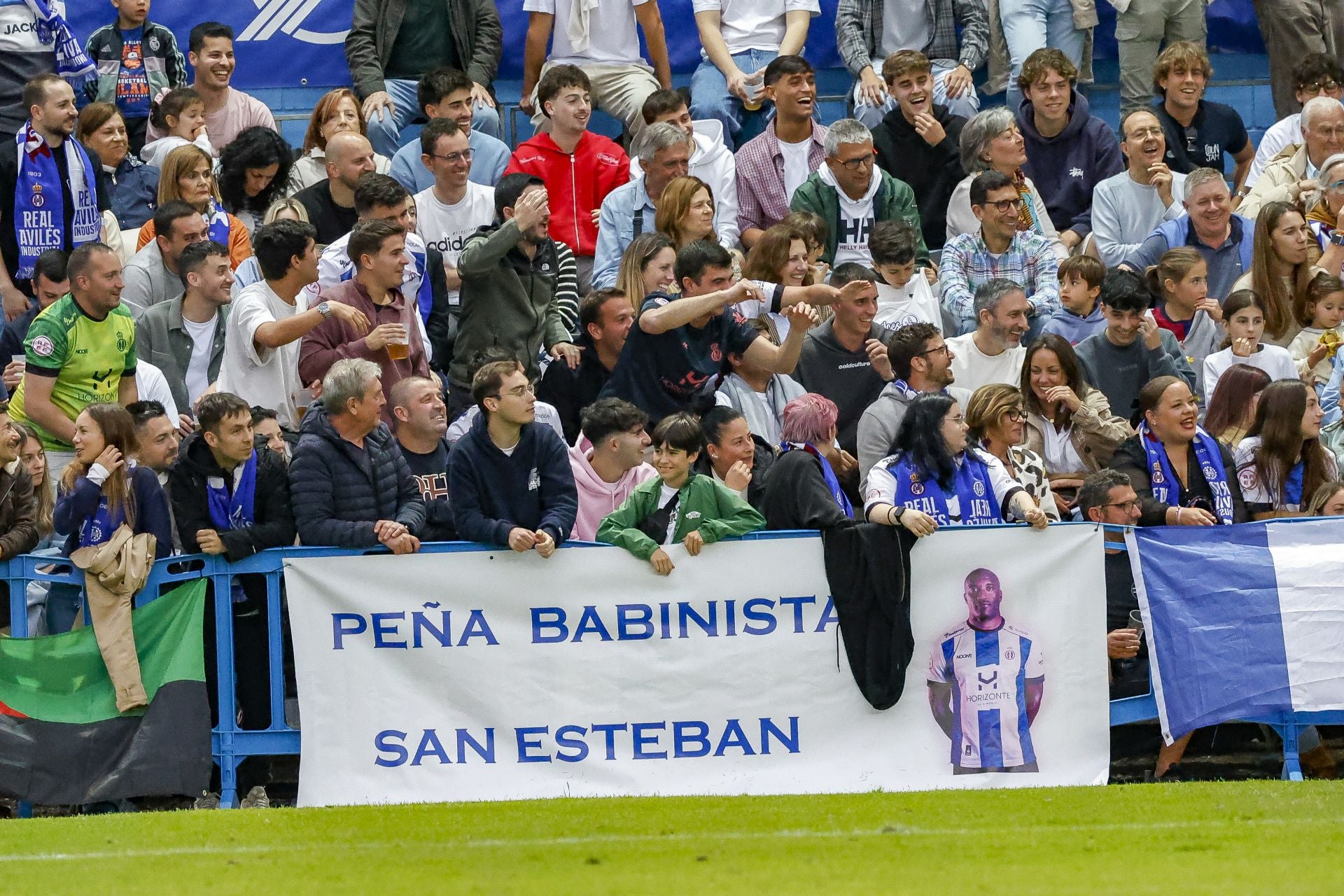 Las mejores imágenes del Real Avilés-Rayo Majadahonda: jugadas y búscate