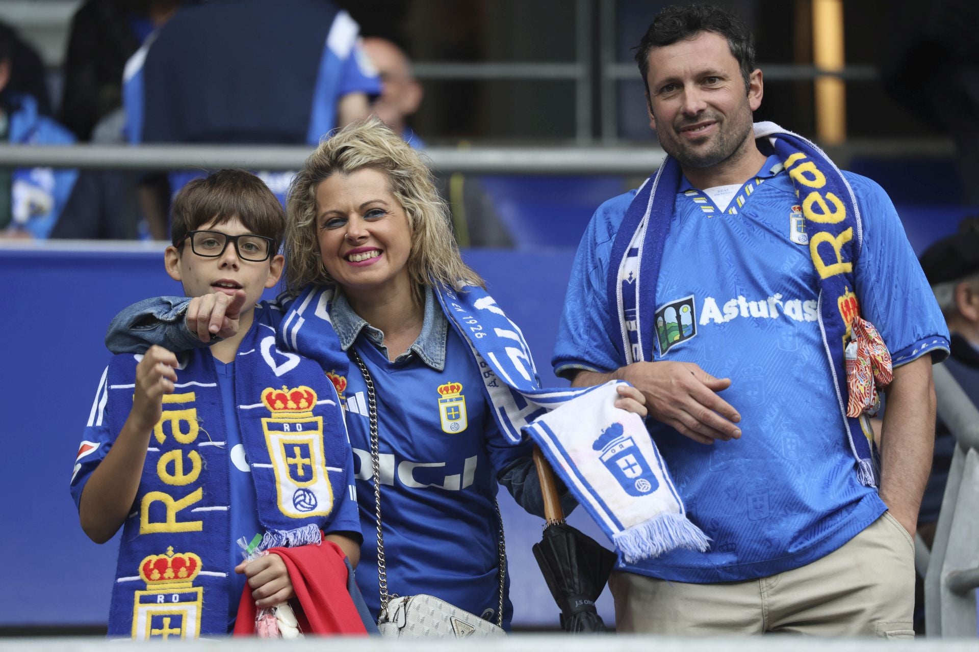 ¿Estuviste en el Carlos Tartiere para ver el Real Oviedo-Cádiz? ¡Búscate entre las fotos!