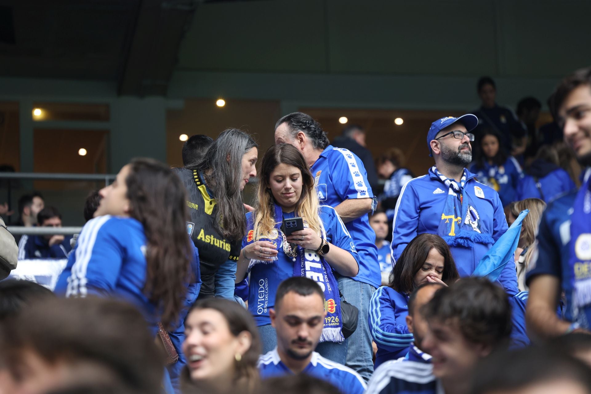 ¿Estuviste en el Carlos Tartiere para ver el Real Oviedo-Cádiz? ¡Búscate entre las fotos!